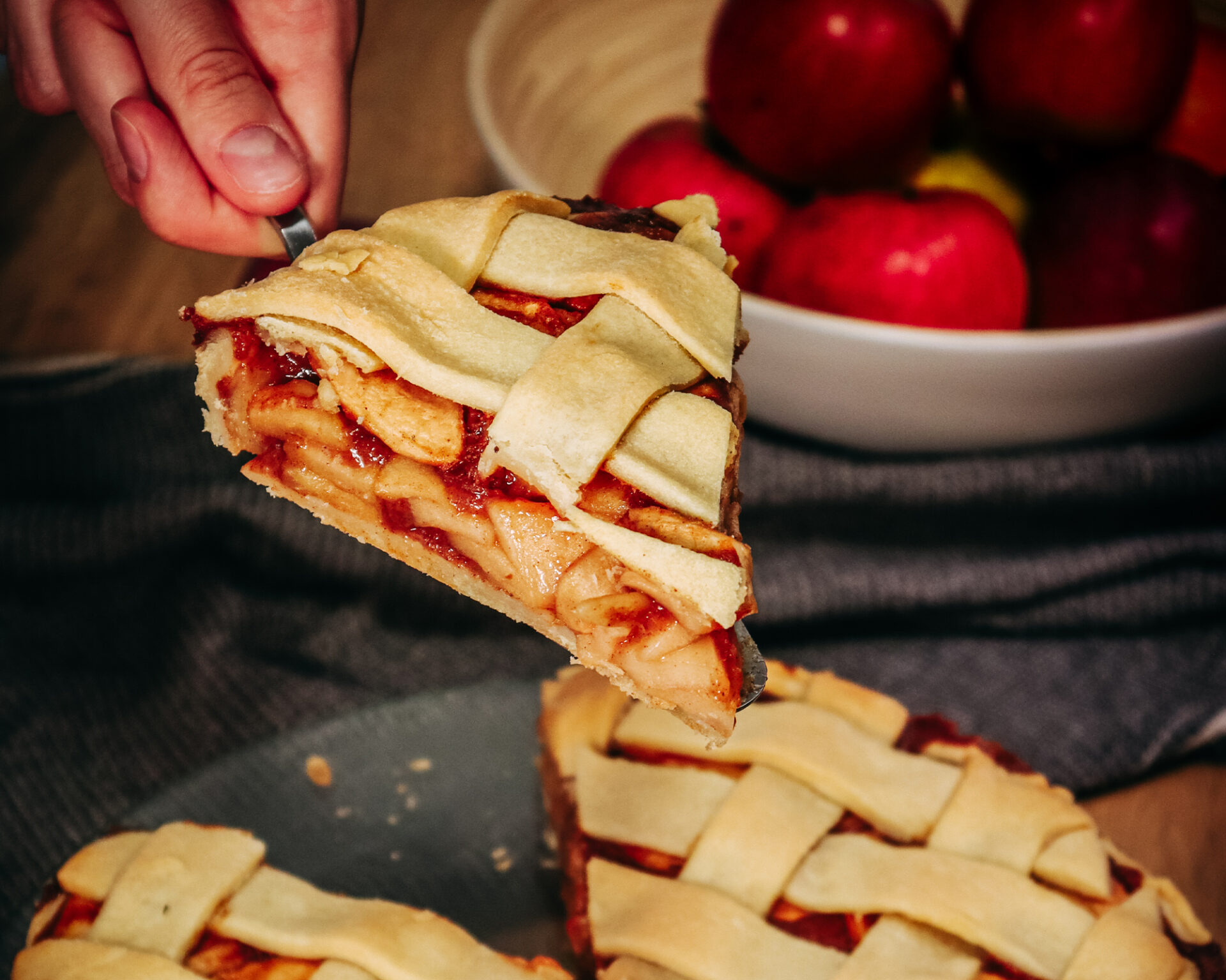 jablečný koláč ve stylu english pie na naběračce